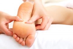 Уплотнения на ногах под кожей: види, профилактика